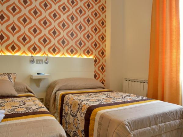 Far Home Plaza Mayor : photo 3 de la chambre chambre double avec douche