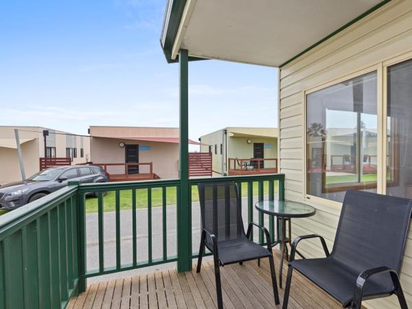 Discovery Parks - Adelaide Beachfront : photo 2 de la chambre standard 2 bedroom cabin - sleeps 6