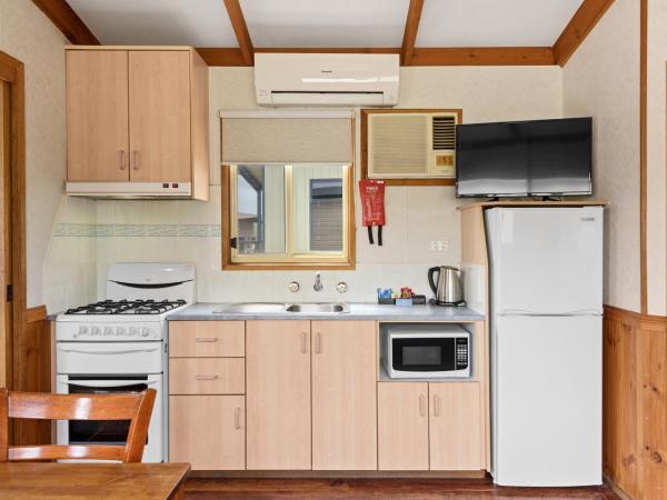 Discovery Parks - Adelaide Beachfront : photo 5 de la chambre standard 2 bedroom cabin - sleeps 6