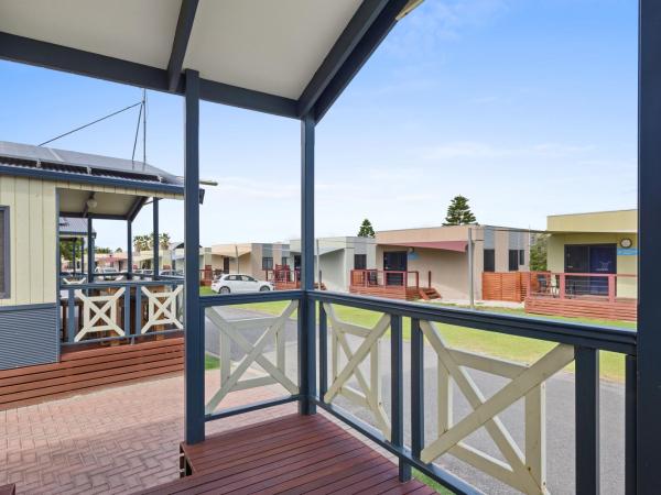 Discovery Parks - Adelaide Beachfront : photo 2 de la chambre chalet supérieur 2 chambres