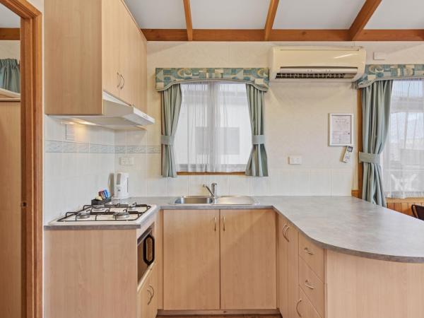 Discovery Parks - Adelaide Beachfront : photo 9 de la chambre chalet supérieur 2 chambres