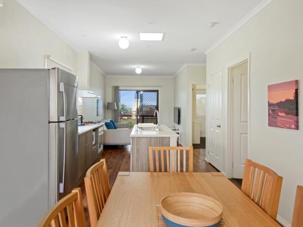 Discovery Parks - Adelaide Beachfront : photo 4 de la chambre deluxe 3 bedroom beach cabin - sleeps 6