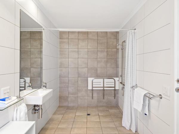 Discovery Parks - Adelaide Beachfront : photo 10 de la chambre superior studio cabin - disability access