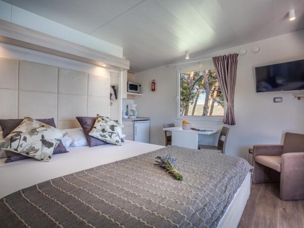 Valamar Camping Ježevac : photo 6 de la chambre offre spéciale - maison de camping premium avec forfait digital nomads