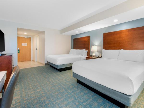 Holiday Inn Orlando - Disney Springs™ Area, an IHG Hotel : photo 4 de la chambre chambre lit queen-size - vue sur piscine