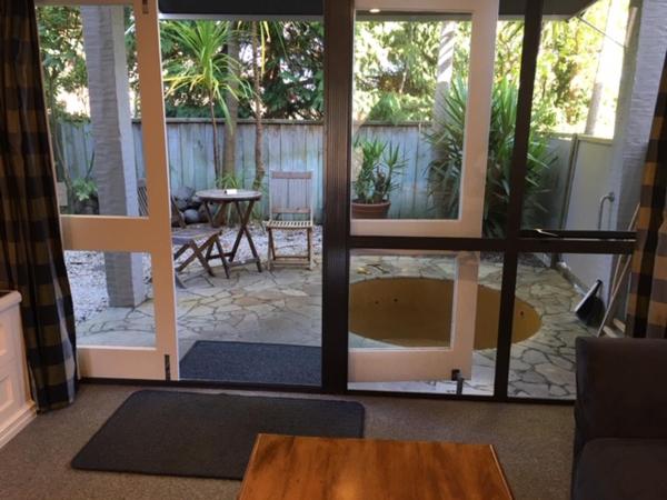 Baycrest Thermal Lodge : photo 5 de la chambre chambre familiale - vue sur jardin