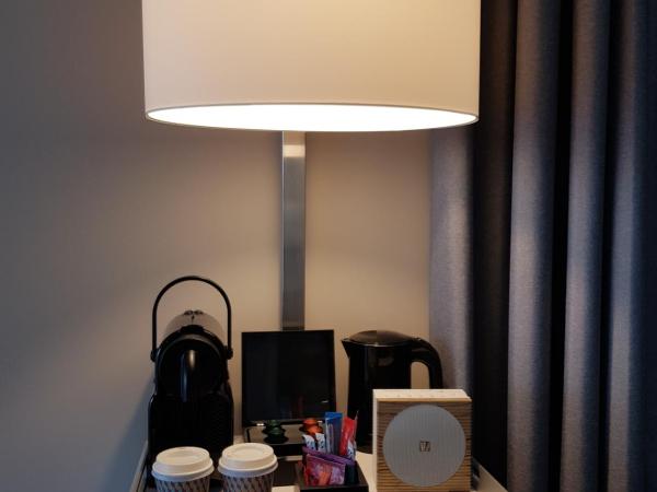 Mercure Beauvais Centre Cathédrale : photo 4 de la chambre chambre privilège avec lit double 160 x 200 - vue sur cathédrale