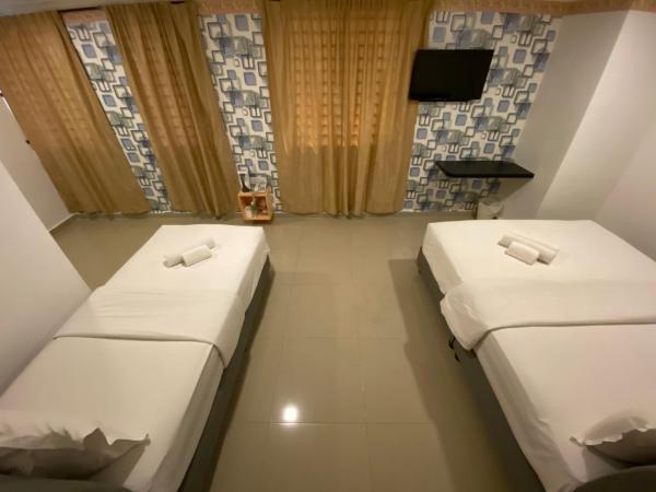 Shobi Hotel Johor Bahru Near CIQ JB : photo 5 de la chambre chambre triple