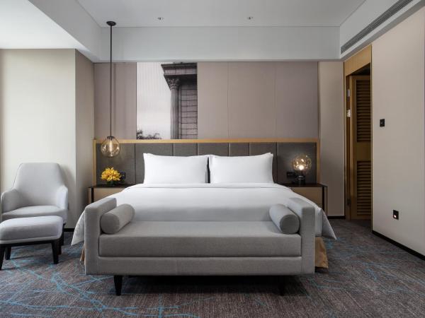 Crowne Plaza Shanghai Fudan, an IHG Hotel : photo 1 de la chambre suite lit king-size