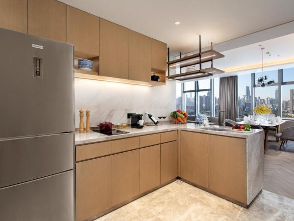 Holiday Inn Wuxi Central Station, an IHG Hotel : photo 2 de la chambre suite 1 chambre lit king-size