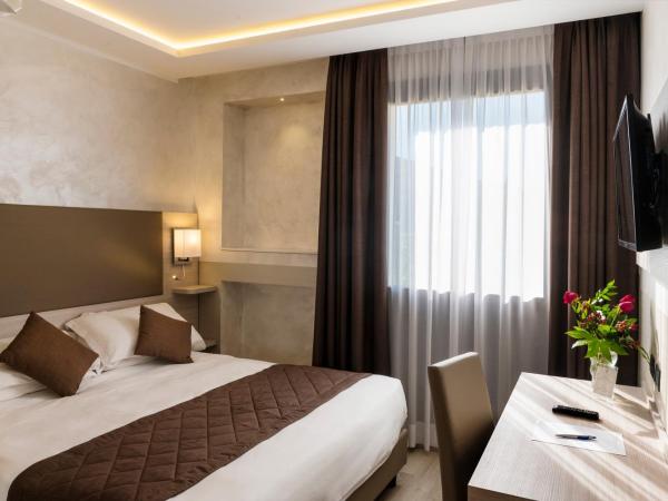 Hotel Plaza : photo 3 de la chambre chambre double ou lits jumeaux supérieure