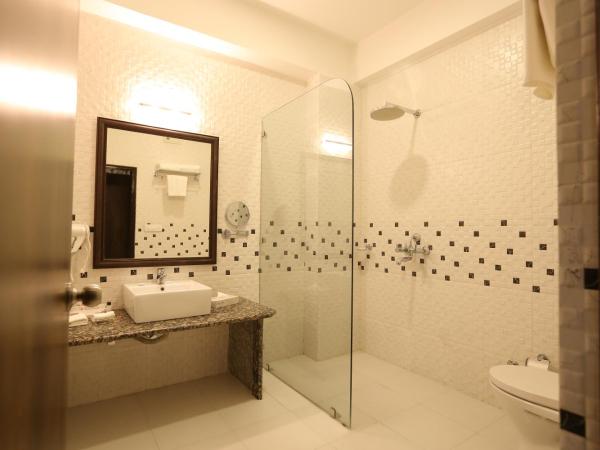 Regenta Central Mewargarh, Near Biological park : photo 8 de la chambre chambre lits jumeaux premier