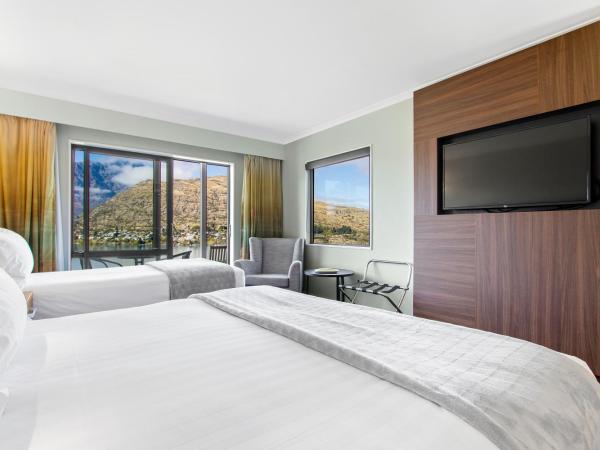 Holiday Inn Queenstown Frankton Road, an IHG Hotel : photo 2 de la chambre chambre premium avec vue sur le lac