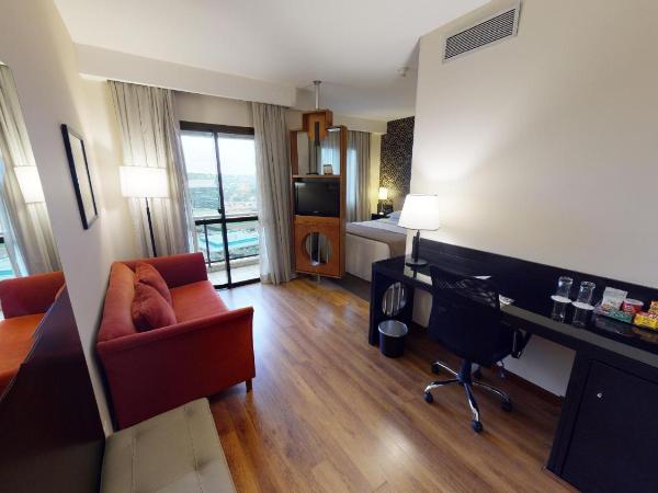 Estanplaza Funchal Faria Lima : photo 4 de la chambre suite supérieure