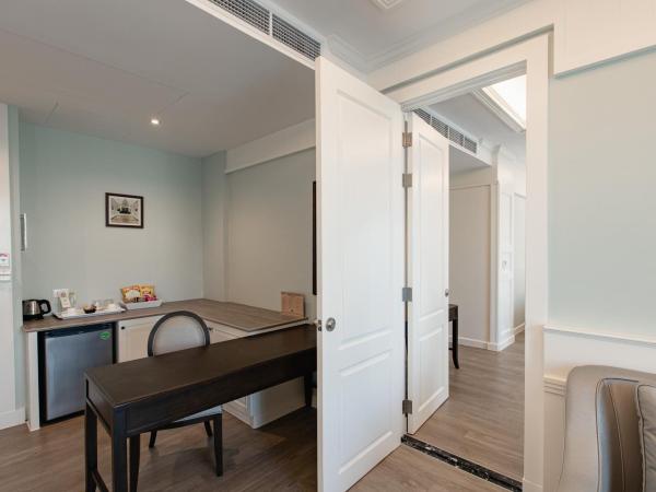 Siam Tharadol SHA Extra Plus : photo 3 de la chambre premier king connect suite