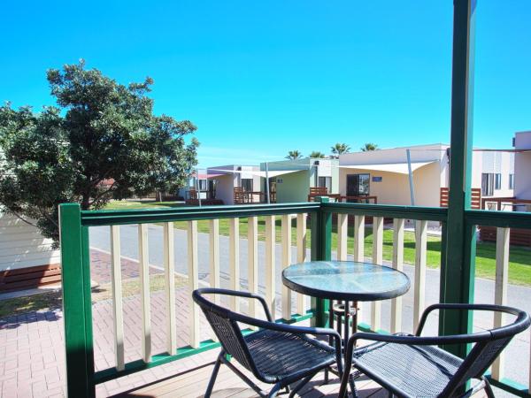 Discovery Parks - Adelaide Beachfront : photo 2 de la chambre standard 2-bedroom cabin - sleeps 6 (pet friendly)