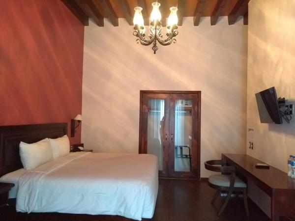 Hotel Alameda Centro Historico : photo 2 de la chambre chambre lit queen-size deluxe