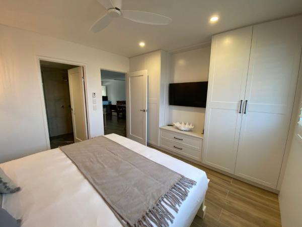 Bay Royal Apartments : photo 6 de la chambre superior two-bedroom apartment with sea view (apt 16)