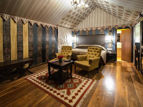 The Ajit Bhawan - A Palace Resort : photo 1 de la chambre vintage tent enjoy buffet breakfast, wifi,welcome drink upon arrival, early check in & late check out – subject to availability
