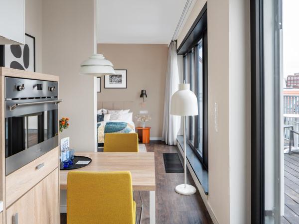 numa I Nook Rooms & Apartments : photo 8 de la chambre extra large studio with kitchen and balcony