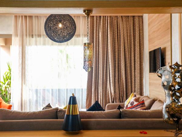 Mabrouk Hotel and Suites- Adult only : photo 9 de la chambre suite deluxe - vue sur mer