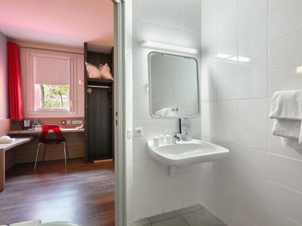 Kyriad La Roche Sur Yon : photo 4 de la chambre chambre 1 lit double