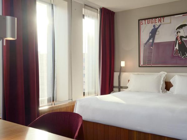 Dorint Kurfürstendamm Berlin : photo 9 de la chambre chambre lit king-size confort