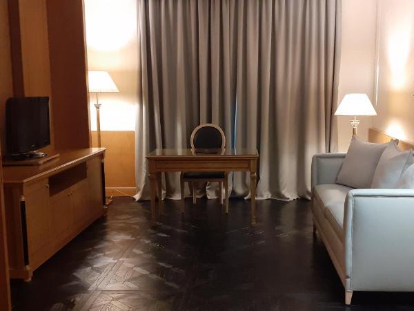 Grand Hotel De La Ville : photo 1 de la chambre suite