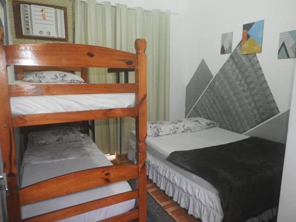 Rio Surf House Hostel e Pousada : photo 4 de la chambre chambre double avec salle de bains commune