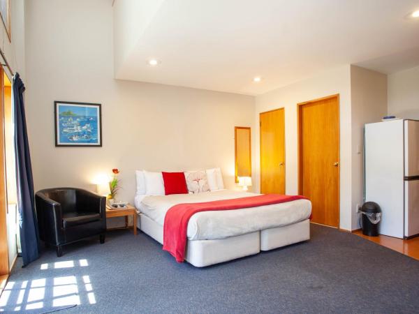 Cascades Lakefront Motel : photo 1 de la chambre grand hébergement familial (5 personnes)