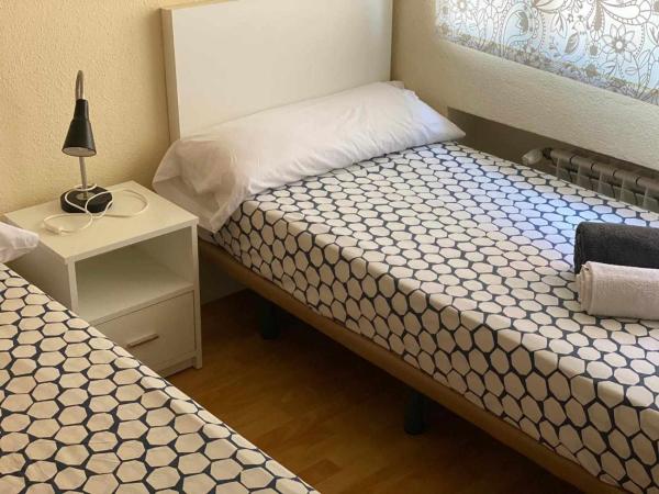 Residencia 12 OCTUBRE : photo 5 de la chambre chambre double