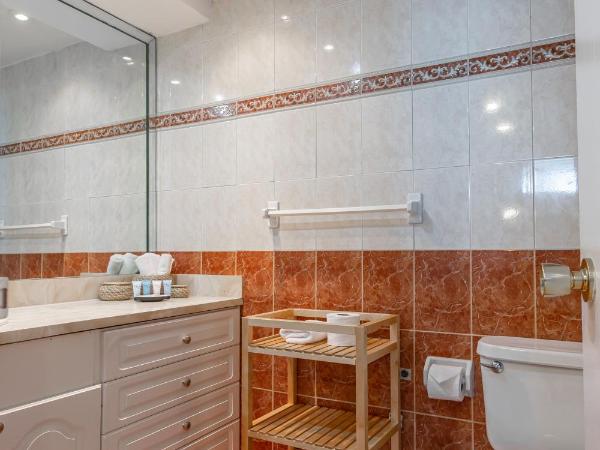 Girasole Rentals : photo 9 de la chambre suite - vue sur ville