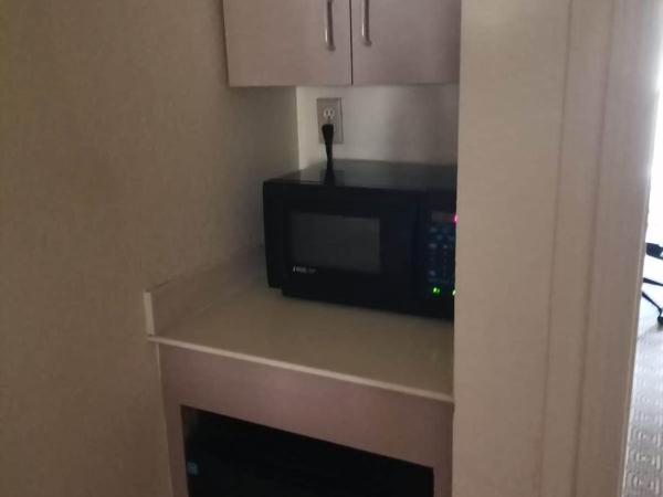 Super 8 by Wyndham San Antonio Near SeaWorld Ingram Park : photo 6 de la chambre suite junior avec 2 lits queen-size - non-fumeurs