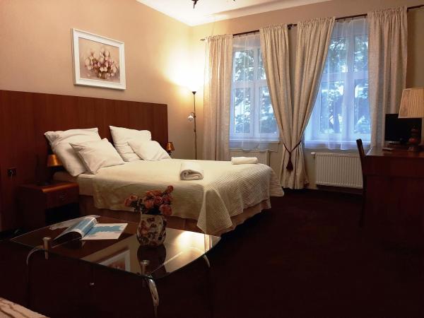 Red Carpet Hostel : photo 6 de la chambre chambre double avec salle de bains privative