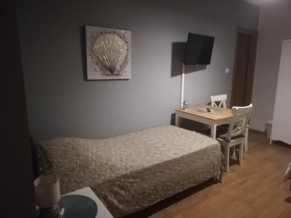 Guest House Lucija : photo 2 de la chambre chambre lits jumeaux avec salle de bains privative