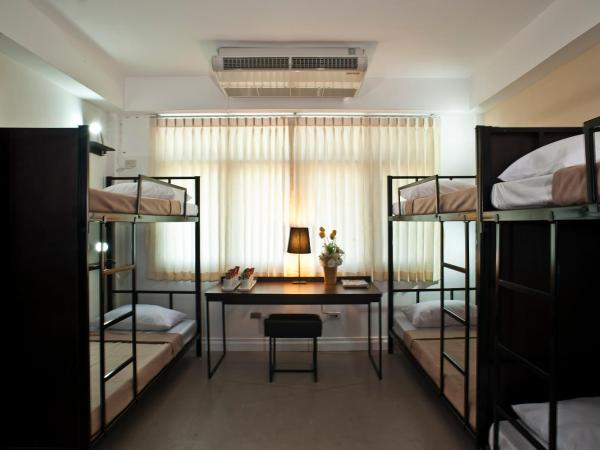 G9bangkok : photo 2 de la chambre chambre quadruple avec salle de bains