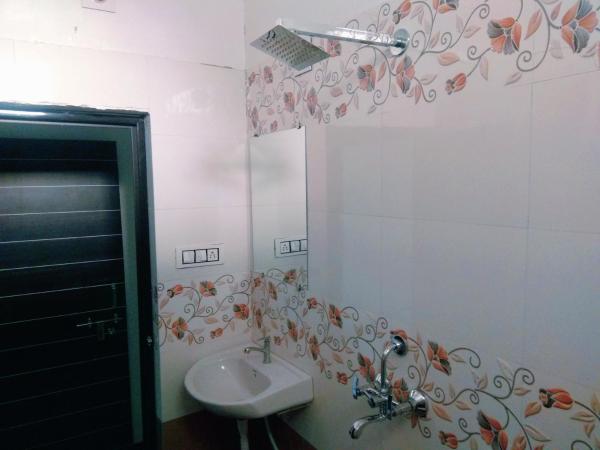 Amritchandra homestay and hostel : photo 2 de la chambre chambre double avec balcon