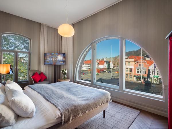 Bergen Børs Hotel : photo 7 de la chambre suite junior lit king-size - vue sur ville