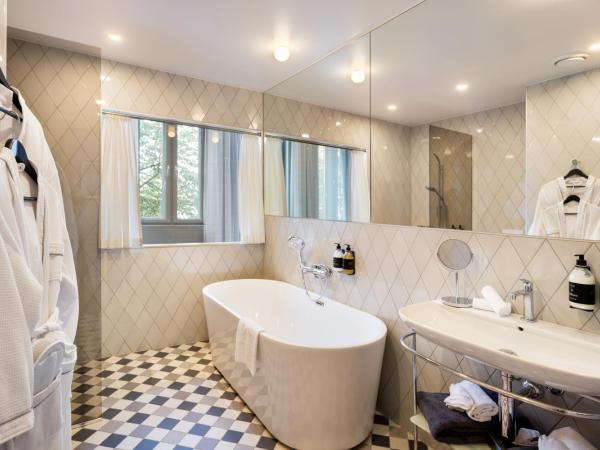 Bergen Børs Hotel : photo 4 de la chambre suite exécutive avec lit king-size et vue sur le port