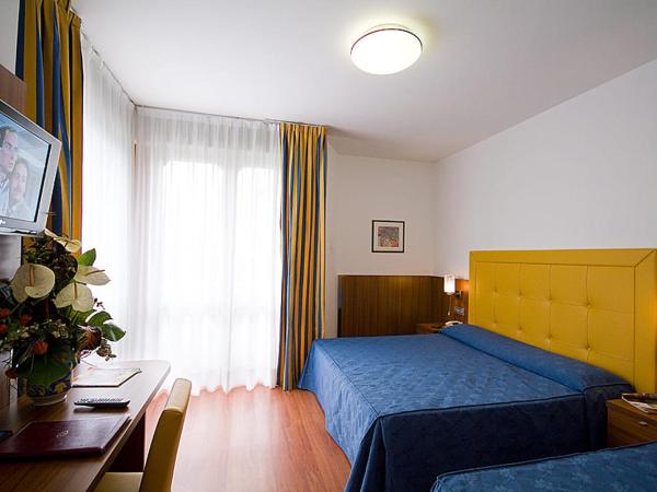 Hotel Ariston : photo 3 de la chambre chambre triple avec balcon