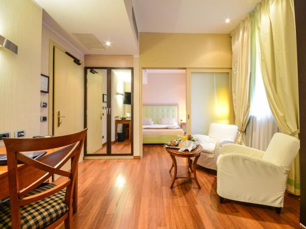 Hotel Master : photo 10 de la chambre suite junior