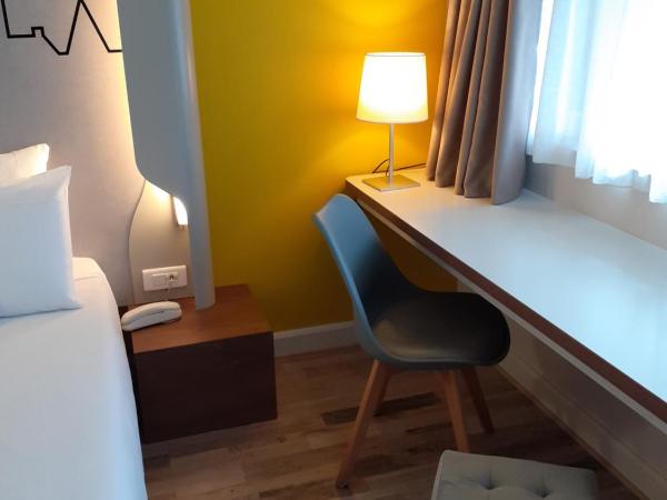 Kyriad Carcassonne - Aéroport : photo 8 de la chambre chambre double standard