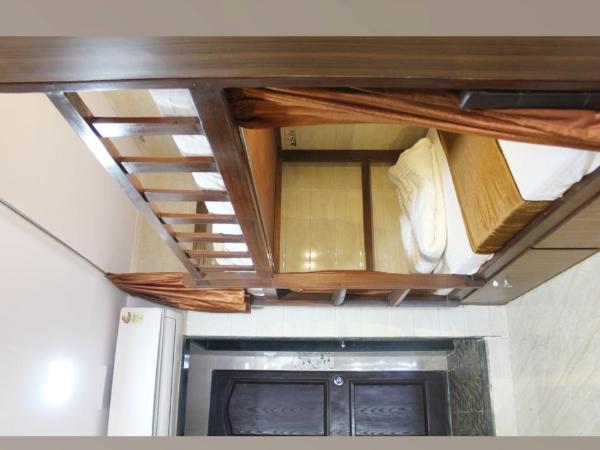 Awesome Dormitory Male Only : photo 6 de la chambre chambre simple avec salle de bains commune