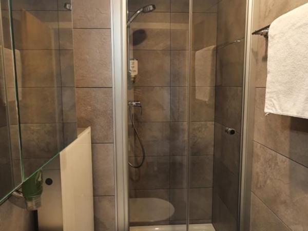 The Aarburg Hotel & Café : photo 6 de la chambre petite chambre double