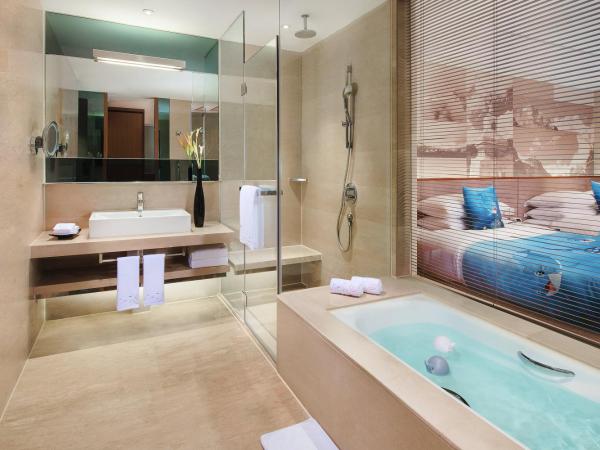 Crowne Plaza Beijing Sun Palace, an IHG Hotel : photo 4 de la chambre 1 king 1 single premium family room