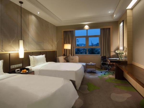 Holiday Inn Qingdao Expo, an IHG Hotel : photo 4 de la chambre chambre standard