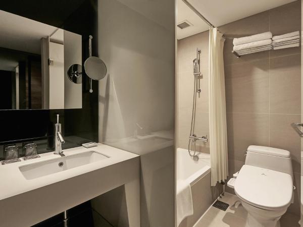 Grand Walkerhill Seoul : photo 5 de la chambre chambre double deluxe - vue sur montagne