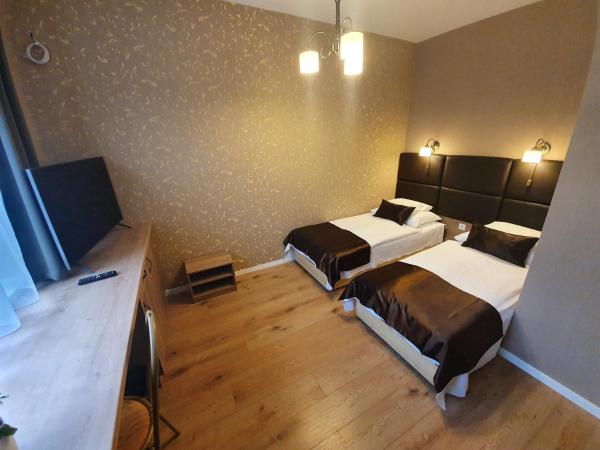 Károlyi Panzió : photo 4 de la chambre chambre lits jumeaux avec douche