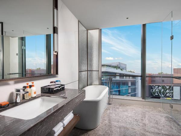 Crowne Plaza Shanghai Hongqiao, an IHG Hotel : photo 1 de la chambre suite junior lit king-size