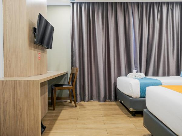 Sans Hotel Puri Indah Jakarta : photo 5 de la chambre chambre lits jumeaux supérieure